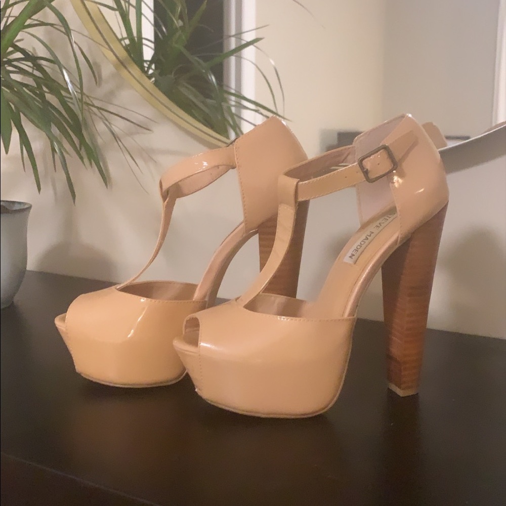 Steve Madden Daiquiri Peep-Toe Pumps